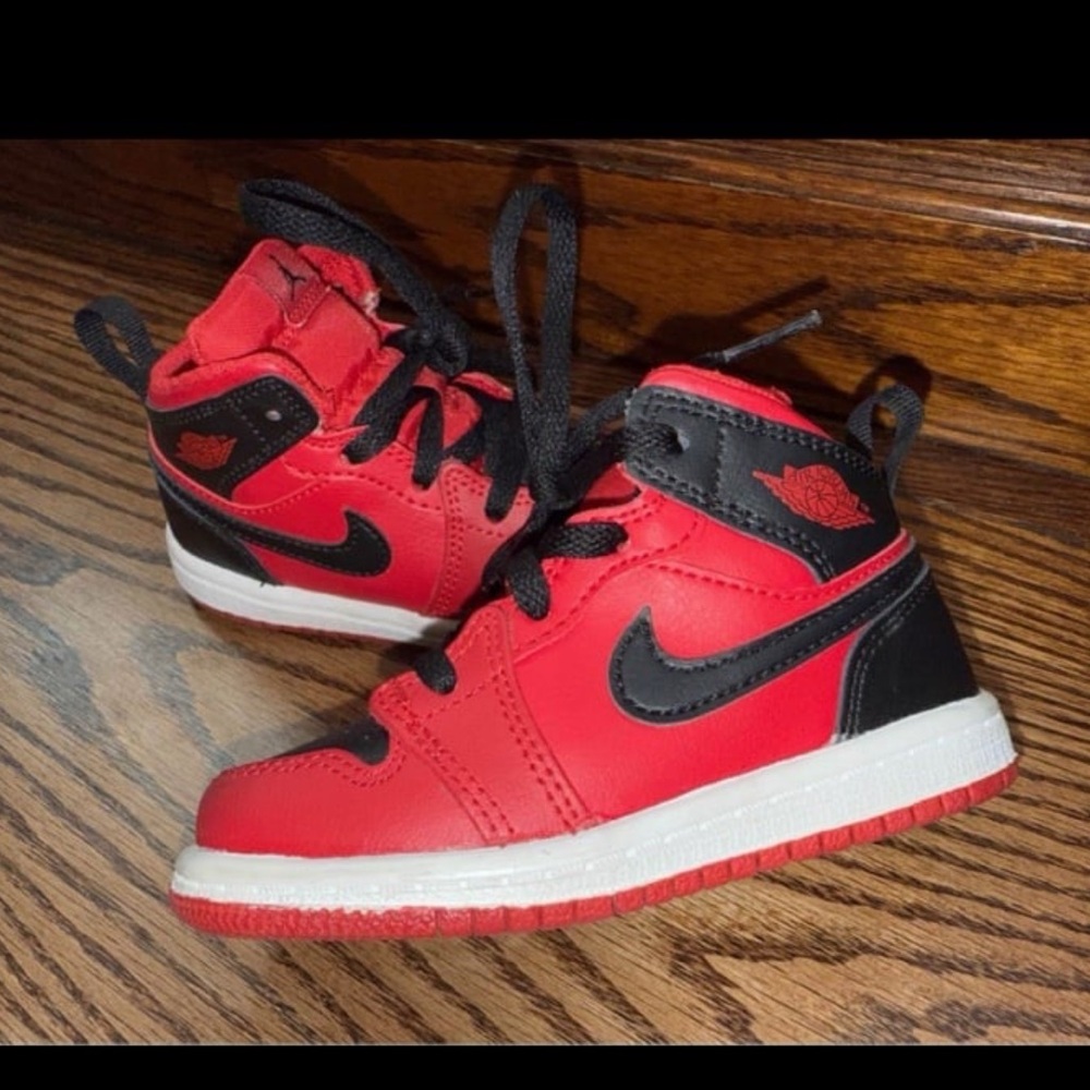 Black and red Air Jordan’s 7C - Picture 5 of 7